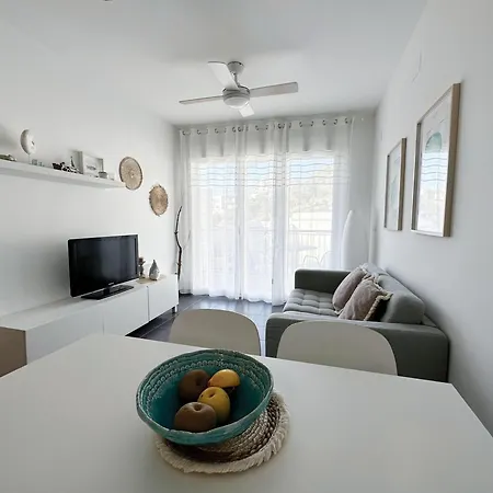 Acogedor Y Moderno Cerca De La Playa Con Piscina Comunitaria, Parking Y Wifi - Es-228-173 * Llanca