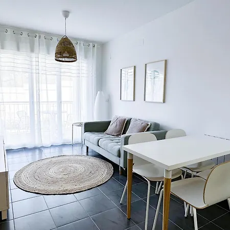 Acogedor Y Moderno Cerca De La Playa Con Piscina Comunitaria, Parking Y Wifi - Es-228-173 Llanca