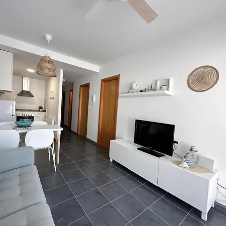 Acogedor Y Moderno Cerca De La Playa Con Piscina Comunitaria, Parking Y Wifi - Es-228-173 * Llanca