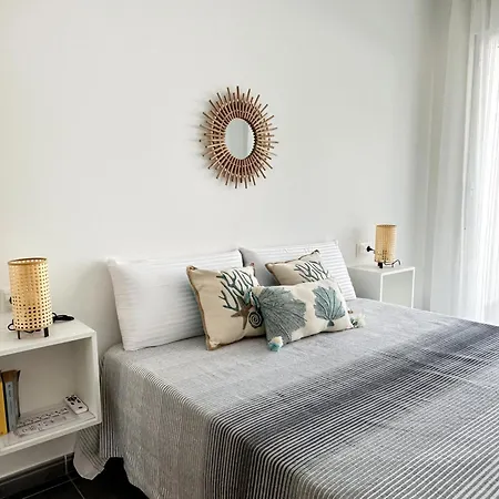 Acogedor Y Moderno Cerca De La Playa Con Piscina Comunitaria, Parking Y Wifi - Es-228-173 Llanca